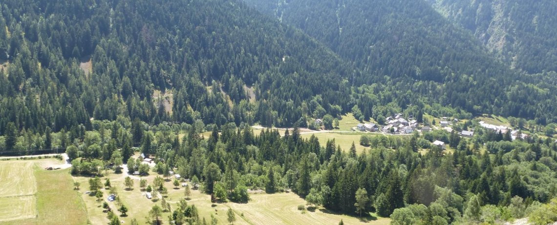 moustachepaname's tweet image. Les Éclaireuses &amp;amp; Éclaireurs de France m'ont invité à venir pousser la #chansonnette au camping des Faures à  #Valjouffrey, au pied du #ParcNationaldesÉcrins
         🎶 🌼🎸🍃