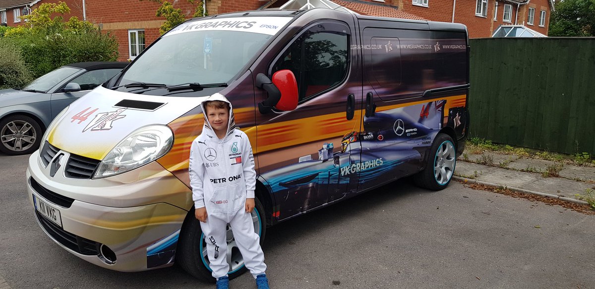 vk graphics tweet media