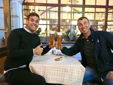 Andrea and Marco are getting in the mood for @MeranoWineFest on tour in München tomorrow.
 🍻🍻
 What better way than to start with a beer...?
#munchen
#chiantilovers