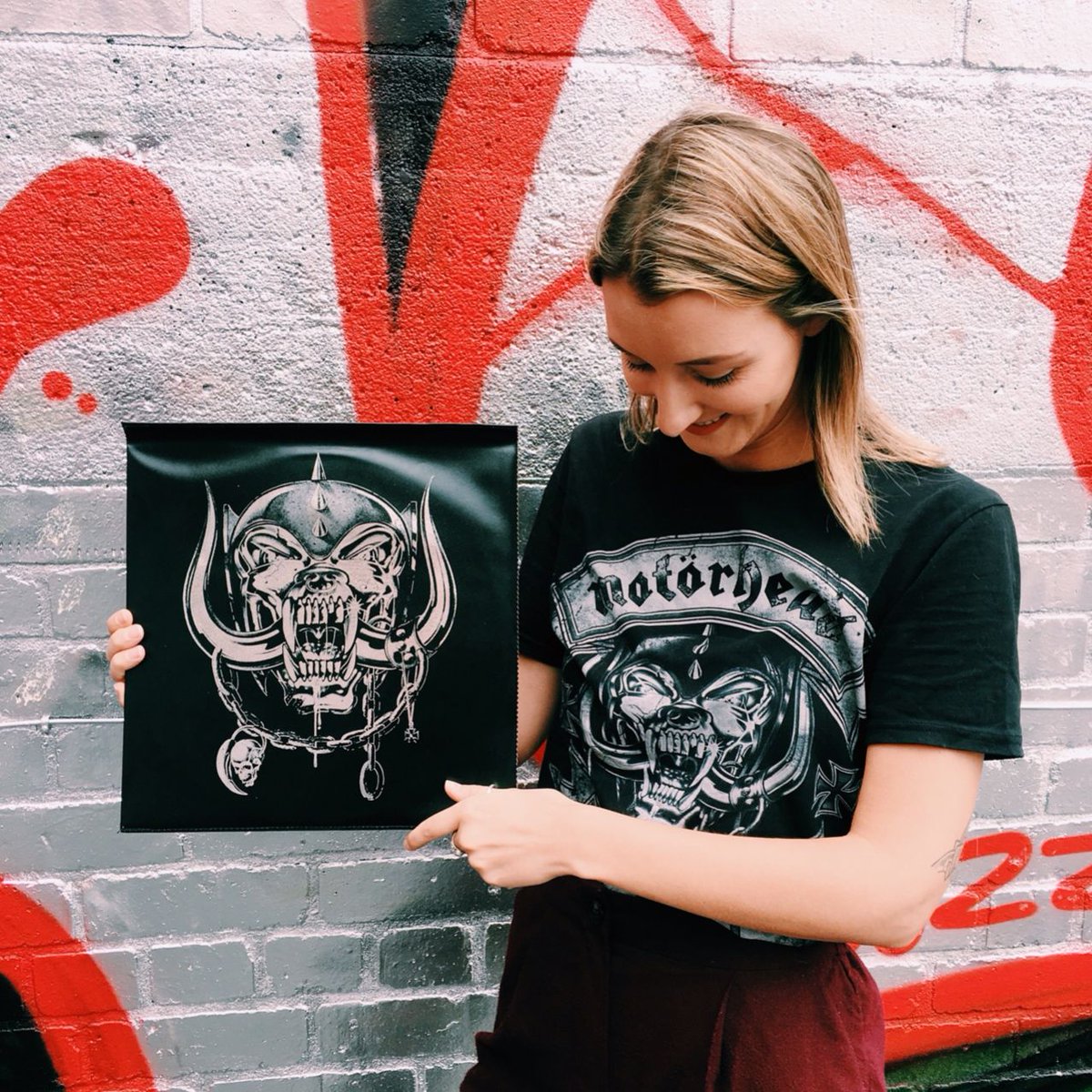 Dig Vinyl on Twitter: "Motörhead's No Remorse, a double LP in a limited edition leather cover 😍♠️ #Motorhead https://t.co/jxWRx9oD2i" Twitter