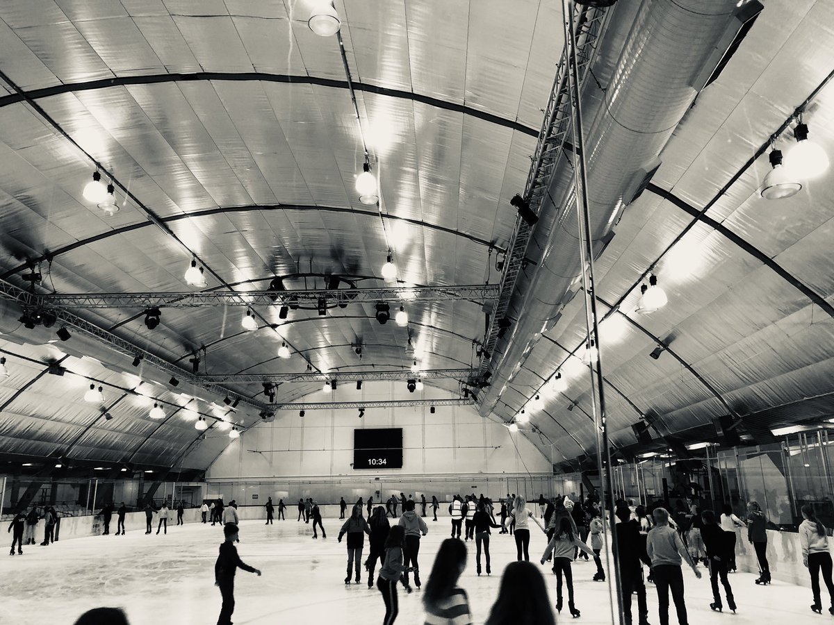 #KHSAW2019 Variety Week Group D have taken to the ice ⛸ ⛸<a href="/KesgraveHigh/">Kesgrave High School</a>