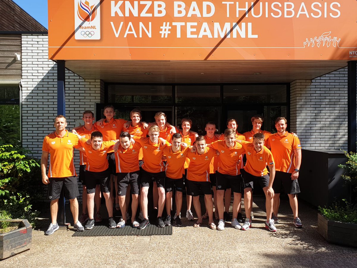 waterpoloNL's tweet photo. Veel succes jongens! https://t.co/g80ylanFqo https://t.co/V8t27kbrga