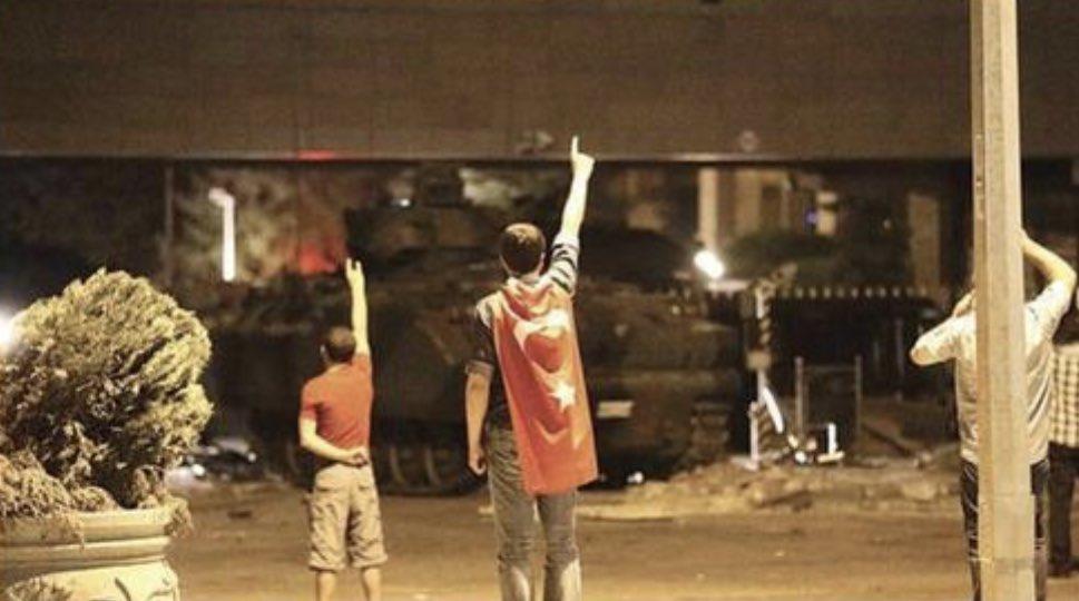 imza_hibe's tweet photo. Hainlerin dersini aldığı gün #15TEMMUZDESTANI. https://t.co/QNUz8LddQV