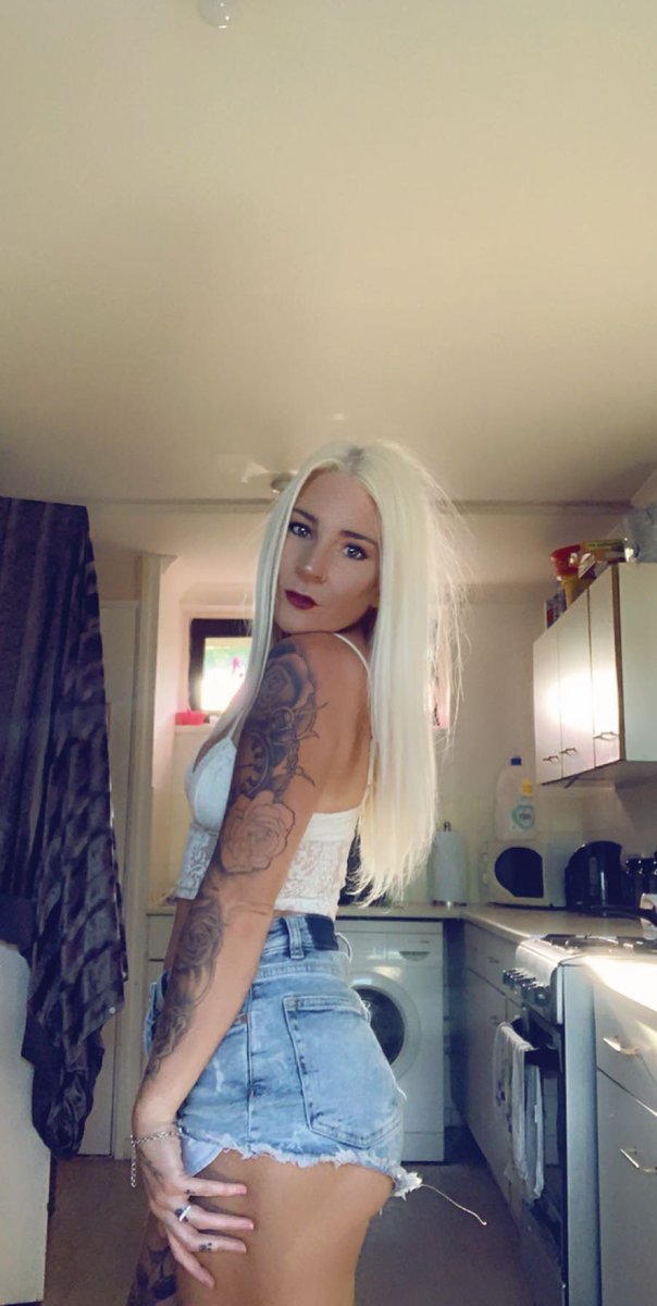 princessblond18's tweet photo. #MilfMonday #MondayMorning #MotivationMonday #curvygirls #onlyfans #Follow #Babe https://t.co/NdbCVZAvbb I’m doing 50% off today 😘 https://t.co/h5wrjyDVSU