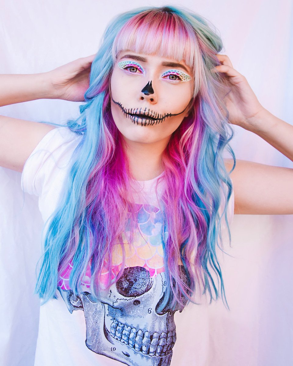 Grunge__Monkey's tweet photo. Today's #BABEOFTHEDAY is our fellow MERBABE @infashionchains with her super talented make up skills styling our Mermaid Rainbow Skull Tee 😍🌈😍🌈😍
#merbabe #mermaid #mermaidlife #mermaidsdoitbetter #merlife #mermaiding #skulls #skullmakeup #makeupgoals #skullprint #skulltee https://t.co/DsmJXENBf6