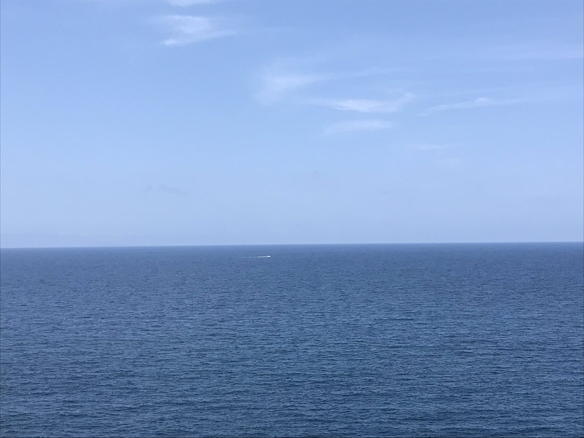 Twitter 上的 ペンミ Carpenguin 地元の海が見えてきた ただいま瀬戸内海 やっぱり瀬戸内海には水平線がない 瀬戸内人って水平線を見るとはしゃぎますよね 数時間前に見ていた日本海 T Co 90hmcixjbm Twitter