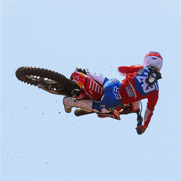 PirelliMoto's tweet photo. The new SCX solutions dominates the #WorldSBK weekend with @jonathanrea and @ChazDavies7 splitting wins, while @timgajser243 and @jorgeprado61 take the double in #MXGP and #MX2.
#Pirelli #PirelliMoto #MXGP2019 #ScorpionMX32 #USAWorldSBK #LagunaSeca #MXGPAsia https://t.co/nsXB82Q9kB