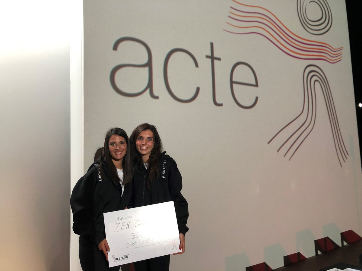 <a href="/ZerCollection/">ZER Collection</a>, un estudi de disseny creat per Ane Castro i Núria Costa i que aposta per una moda sostenible i tecnològica, ha guanyat el concurs REBELPIN - Premis de moda d’<a href="/ACTE_textile/">ACTE</a>. Les joves emprenedores van estudiar a <a href="/ESDi_Barcelona/">ESDI ESCOLA SUPERIOR DE DISSENY</a>

+INFO a bit.ly/32tI327