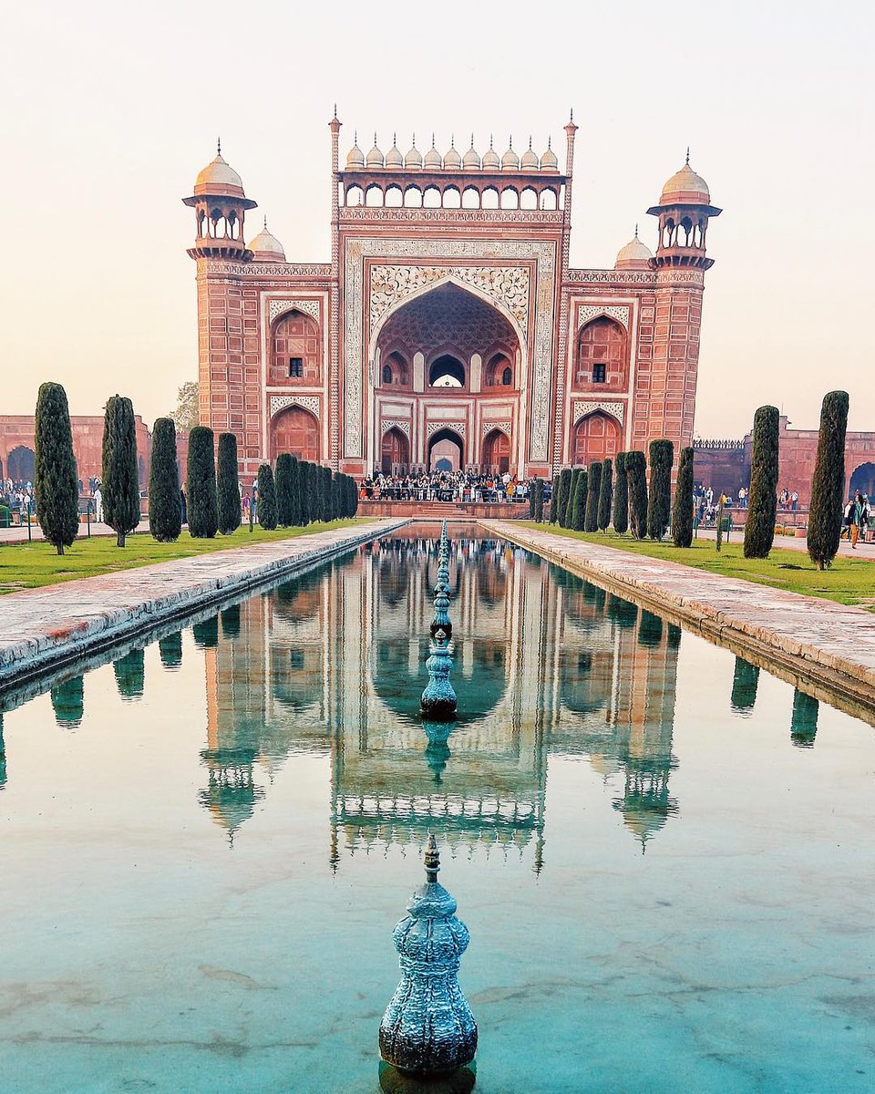 No trip to India is complete without taking in one of the 7 wonders of the world, the Taj Mahal. Our India itinerary can include your entire wishlist > essentialescapes.com/tour-item/cook… 📷 IG <a href="/mygreatescapes/">The Great Escapes</a>