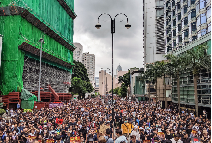 Why isn't the #HE world talking about this more? Native Hongkonger academic @victoriatinbor1's post about the role of student activism in the HK protests is a must-read: blogs.lse.ac.uk/highereducatio… @Wonkhe @insidehighered @chronicle #AcademicTwitter #HongKongProtests #decolonisation