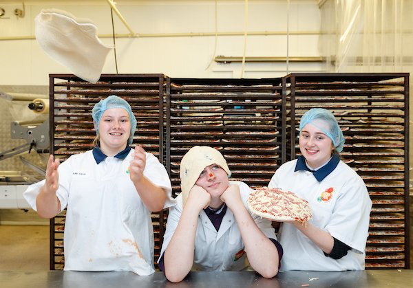 scotent's tweet photo. Glasgow business Victor Pizza has got a hold of some dough, in the shape of a £152,000 Regional Selective Assistance (RSA) grant from us 😉🍕 

Want to devour the story of this company's rise to success? Tuck in to this article ➡️ https://t.co/Se10E1O0WJ #BuildingOurFuture https://t.co/PMbTBeGedo