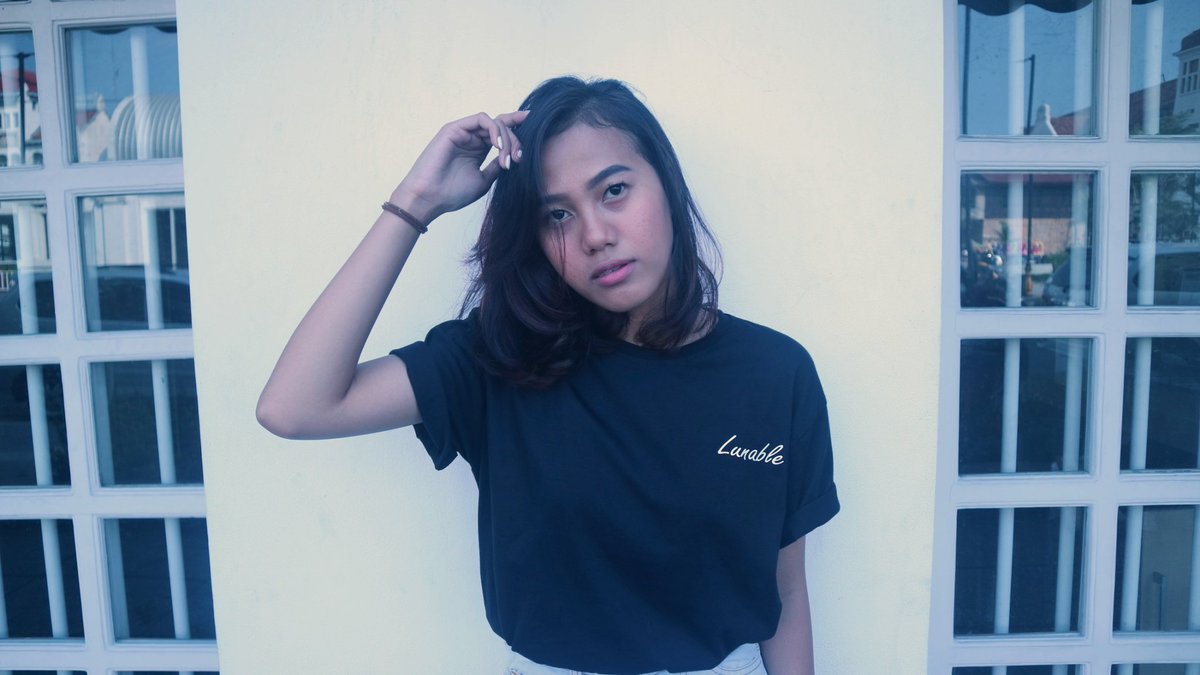 lunable_id's tweet photo. Gimana nih hari pertama sekolah udah dapet pacar baru belum kawan?
#brandlokalindonesia #produklokal #kaosmurah #kaosdistromurah #lunableid #lnb2019 #indonesianlocalbrand #localculture #originallocalculture #HariPertamaSekolah https://t.co/qYBouXQ2wv