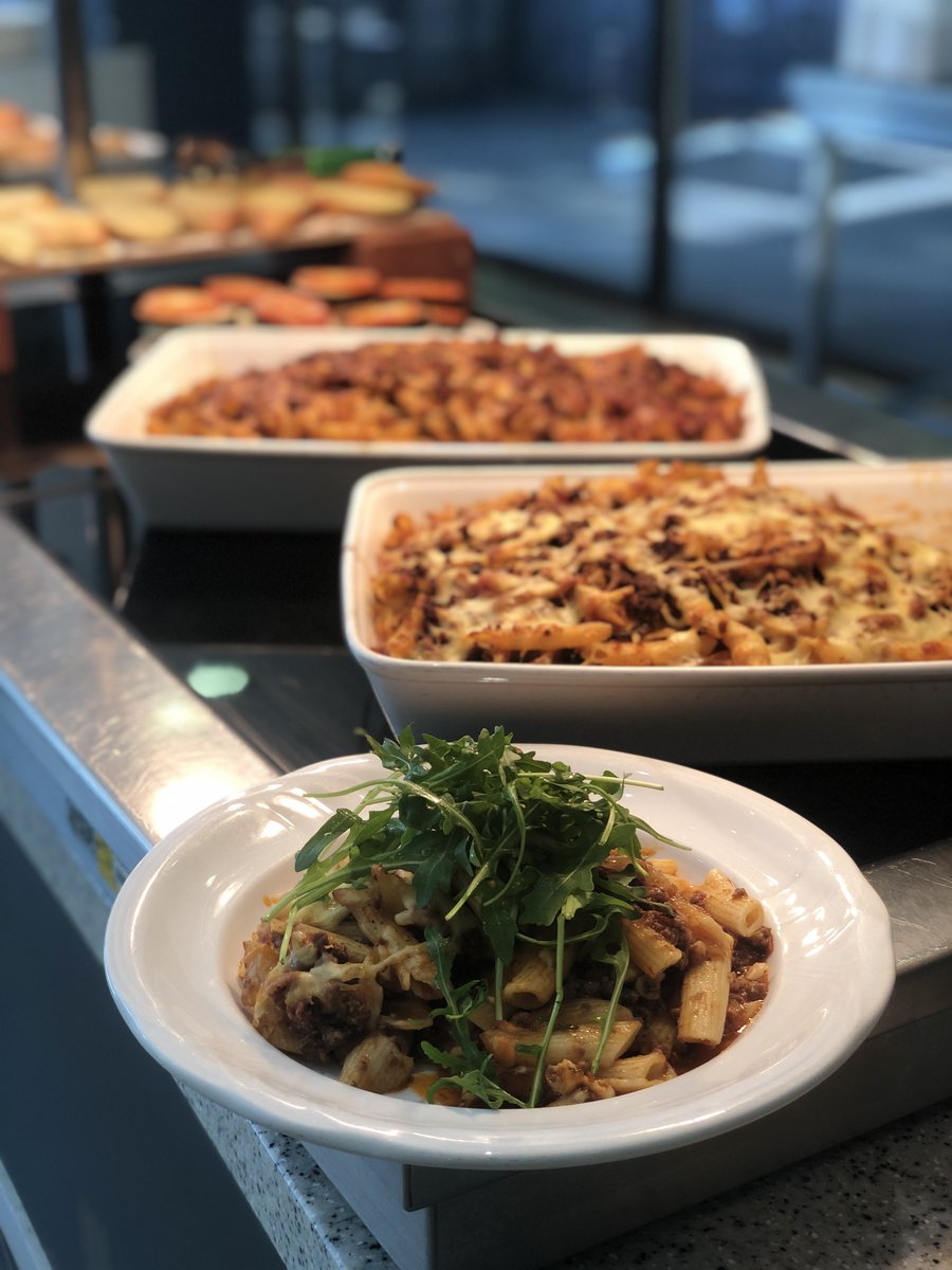 LStoreys's tweet image. Mondays here again join us to today for some bolognaise pasta bake #italian #tomato #basil #freshherbs #foodies #Chefs #westisbest #stirling #craigforth #welovethisbusiness @lynnywinny_lynn @georgegunn2303