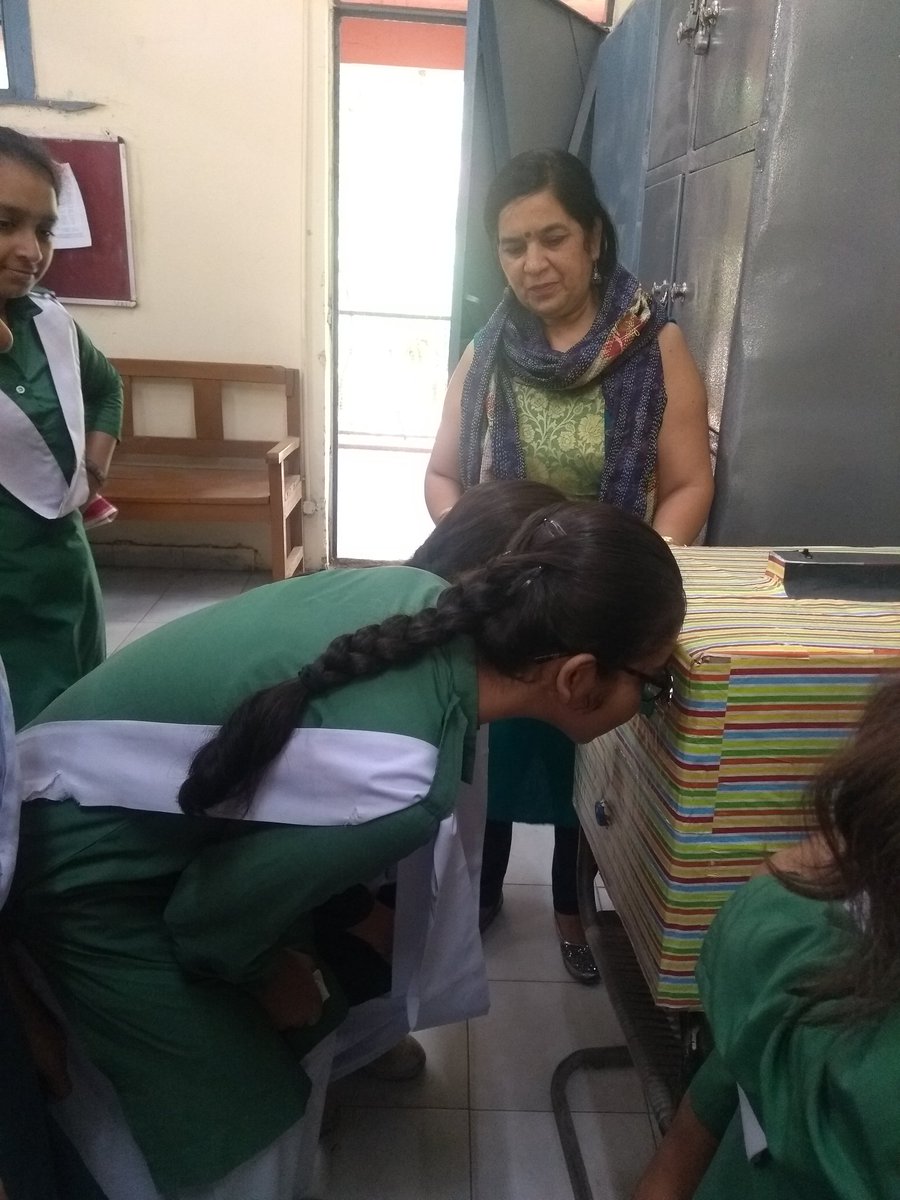 Here is a mini planetarium, that catches students' attention, imbibes curiosity and can facilitate the teaching-learning process. #DelhiGovtSchool #teaching #teachingaids