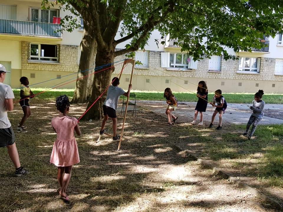 jpm_lagny's tweet photo. Aujourd'hui nous faisions une opération en pied d'immeuble dans le #quartier de République. Cette action est organisée conjointement avec le Mix'city, la brèche et le service jeunesse. Une très belle #réussite avec les #jeunes de ce quartier. https://t.co/fJDyohbvet