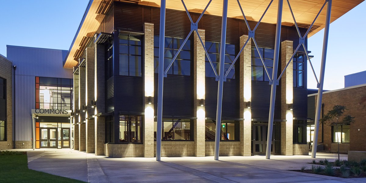 LuminisLighting's tweet photo. Syrios features a 355° adjustable rotation allowing for maximum flexibility and precise directional aiming of the light beam. This feature made Syrios the ideal solution for Ridgefield School, find out more: https://t.co/fSZ9A07Bqo

#exteriorlighting #interiorlighting #syrios https://t.co/w10B5kv5t4