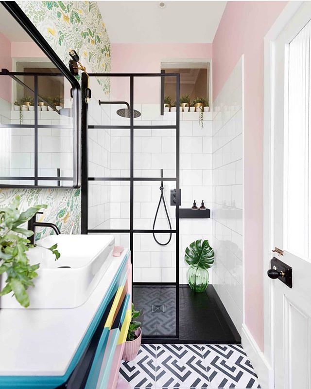 Inspiration du lundi : une jolie salle de bain blanche et rose où la nature s'invite 😍 vous aimez ? .
.
📷 : @thenordroom 
#thecoolrepublic #salledebain #blanc #plantes #vegetal #deco #decoration #interieur #design #inspiration ift.tt/2xOF1ru