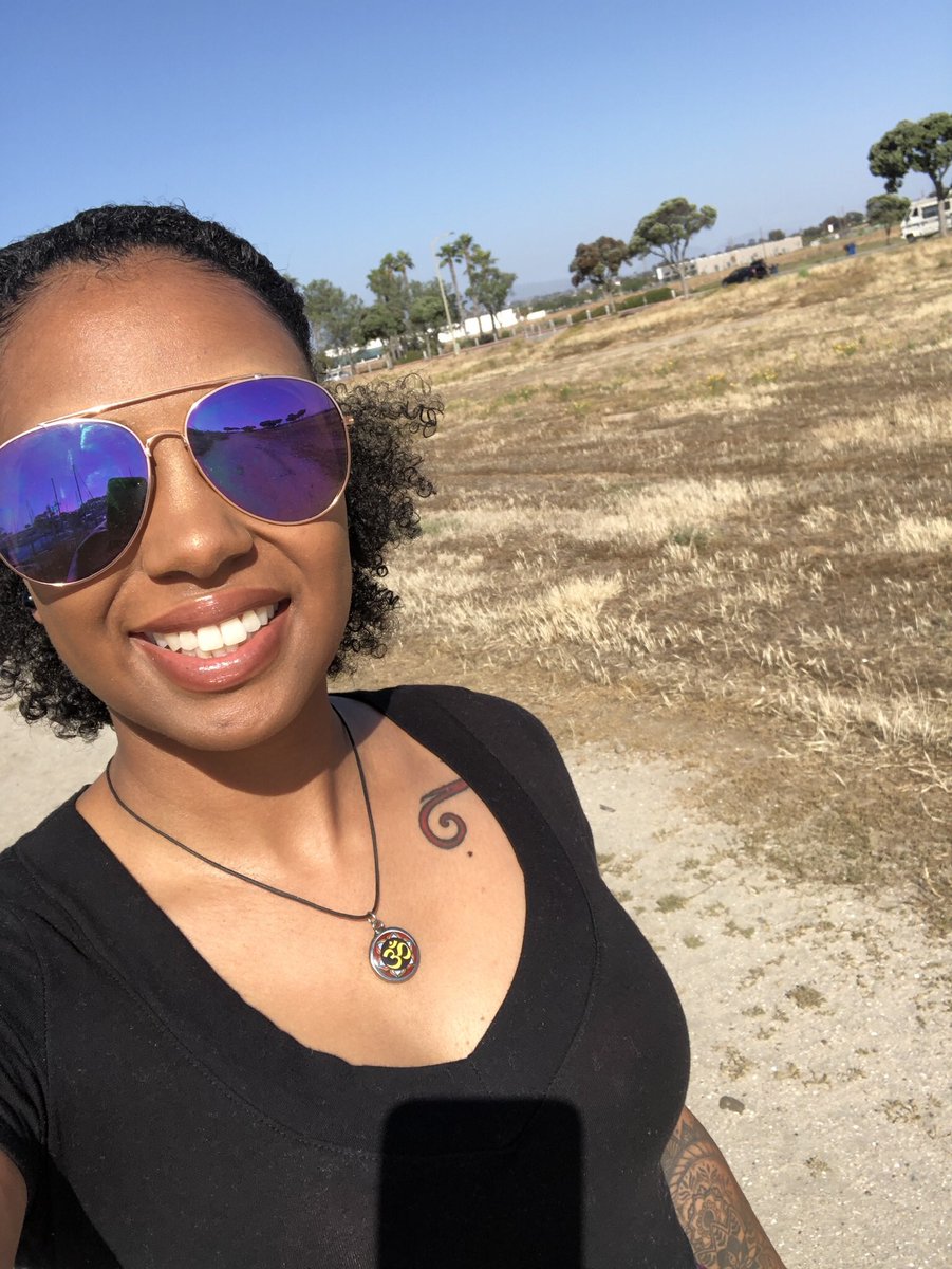 _marieunique's tweet photo. Booooiiiii people been getting on my last nerves today! But you know what? I'm good, still getting paid, still loving my life and absolutely blessed.... Okay I keep telling myself that so I don't lose it on nobody ha! Happy Monday!!
.
#marieunique #monday #damnpeople https://t.co/OHTEkEiH4x