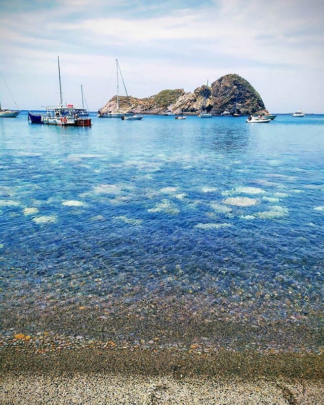 Se ci ritorno,poi non ritorno🌊☀️⛱️
#malinconia #ponzaisland #palmarola #beautifuldestinations #happytime #travelphotography #travelgram #italianislands #italy_vacations #new_photolazio #mareprofumodimare #naturephotography #sky_brilliance #summerstyl… ift.tt/2GaYBCE