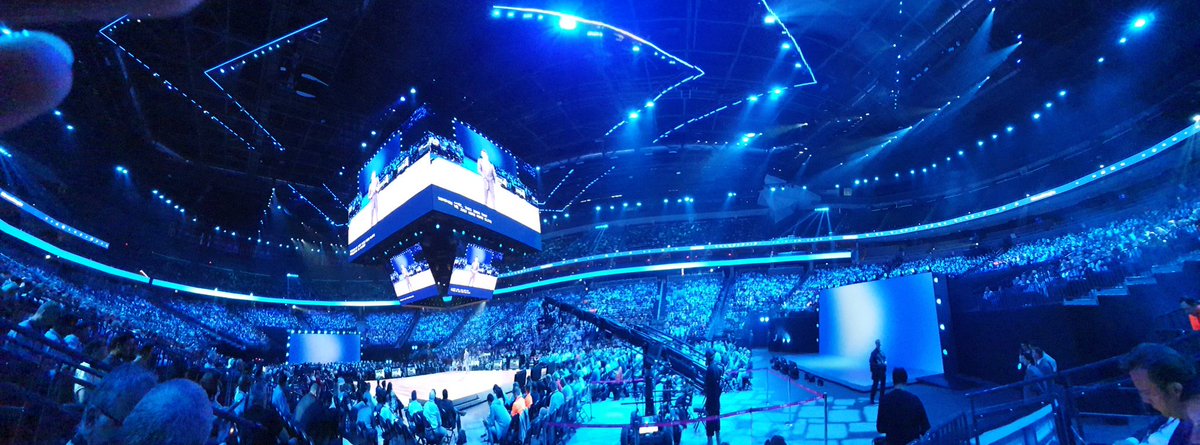 #MSInspire it's amazing to see T-Mobile Arena so full of people - #HPEMSFT #PartnershipFirst