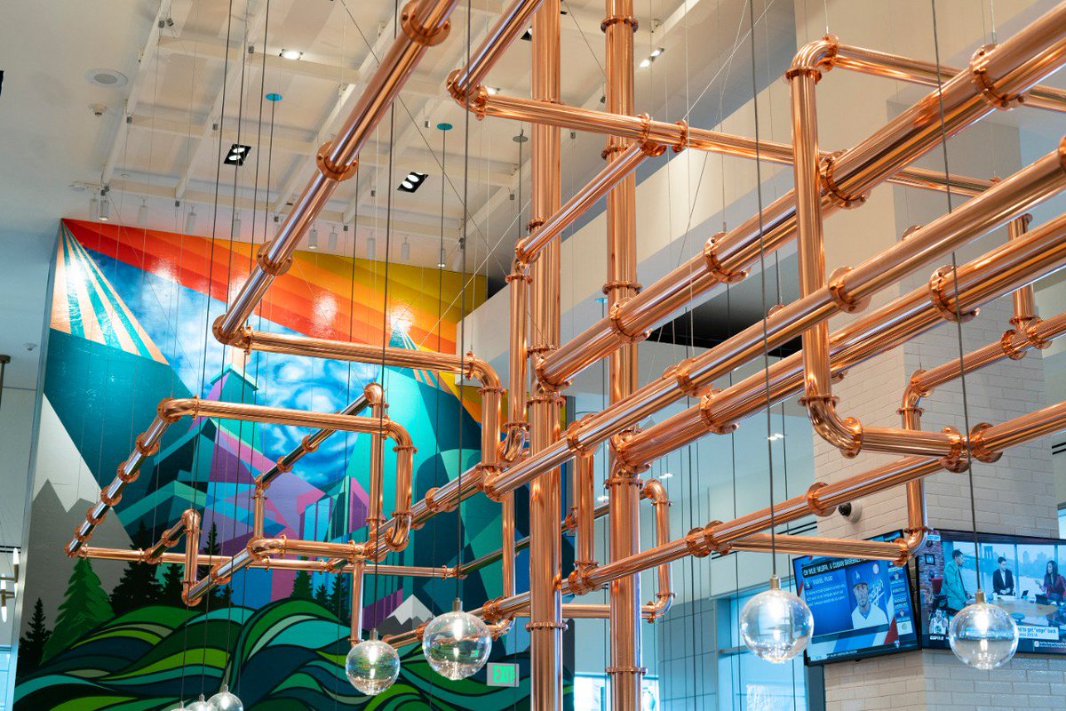 FormerStDenver's tweet image. Anyone have a guess of how many feet of copper lines are above @DenverHyatt's restaurant bar? #FormerSaintDenver #HyattRegencyDenver #Bars