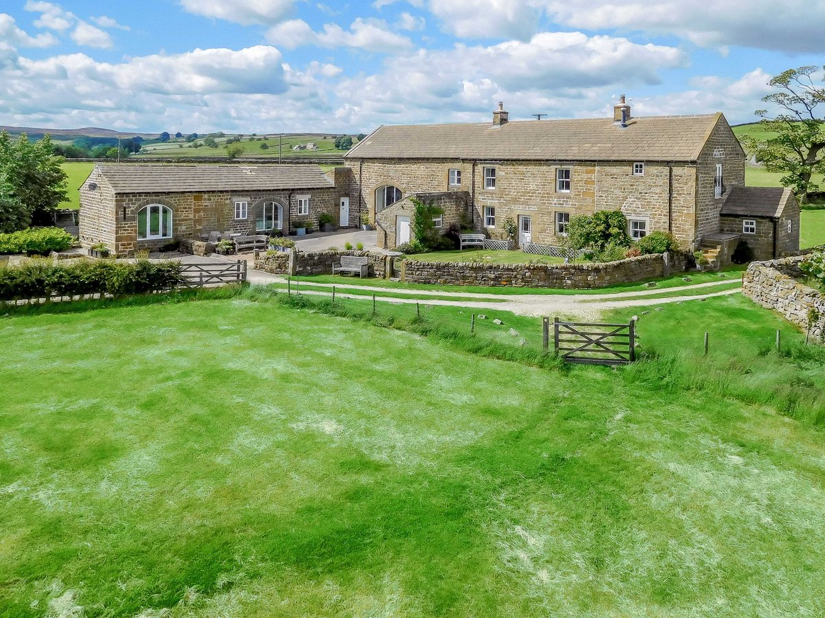 struttsharrogt's tweet image. We are proud to say that we have just made one of exclusive private sales under offer this week. One buyer-One sale #thatishowitsdone #sellsellsell