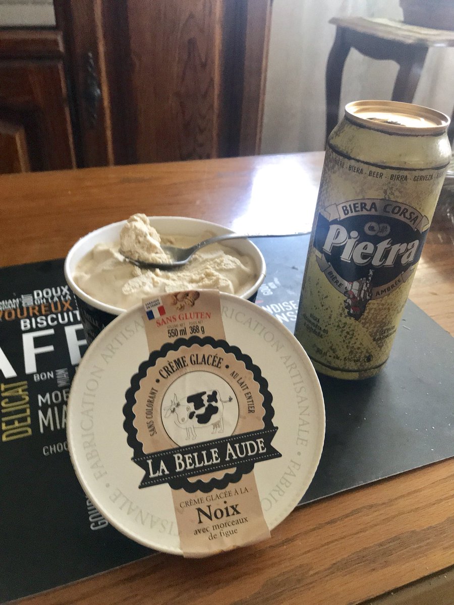 Cathare111's tweet photo. #Narbonne
#Gourmandise #Glace aux Noix et Pietra 🍺💝
#labelleaude #Occitanie
#Bière #Corse https://t.co/KIzBhkB0lF