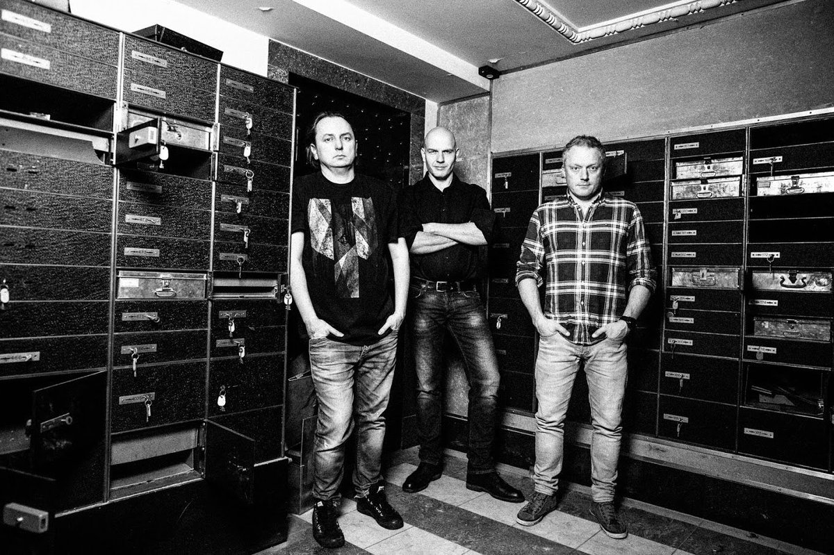 ¡¡¡¡Jerkstore FIRMA CON ART GATES RECORDS!!!!
Tras lanzar 5 álbumes de estudio y compartir escenarios internacionales con artistas de la talla de Volbeat, Raunchy o Heaven Shall Burn, están listos para el lanzamiento de su sexto disco en Noviembre a través de AGR.