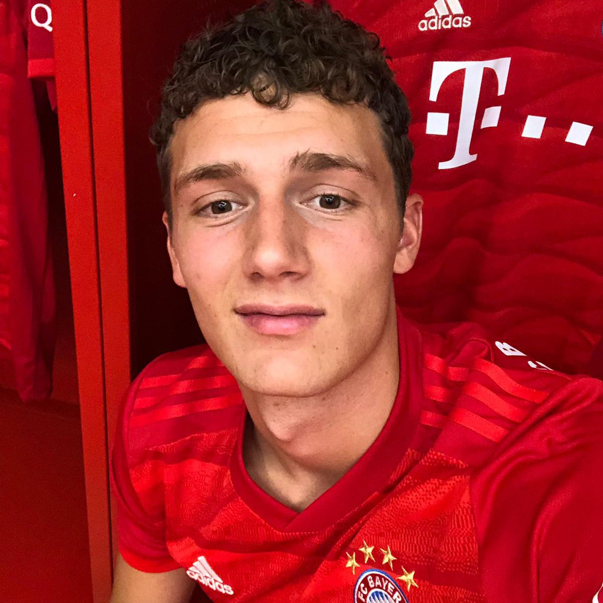 <a href="/ChampionsLeague/">UEFA Champions League</a> <a href="/FCBayernEN/">FC Bayern</a> 🔴⚪ <a href="/BenPavard28/">Benjamin Pavard 5</a> #MiaSanMia