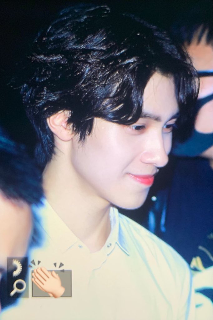 HenderyClapClap's tweet photo. 190715 / preview

👋🏻

#HENDERY #黄冠亨
#WayV #WeiShenV #威神V https://t.co/UDAUGYg9LZ