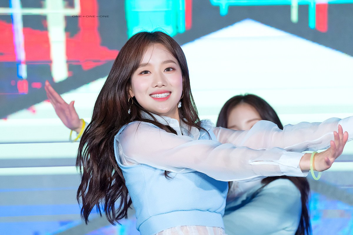 chaekyung_0707's tweet image. [19.04.26] 남원 와글와글 시장가요제 #TheRuby #예쁜게죄  #에이프릴 #APRIL #이나은 #ナウン #naeun