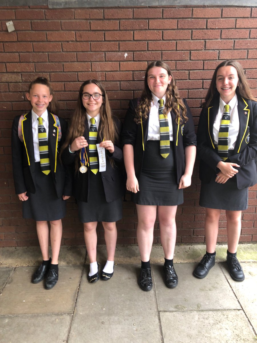 PutteridgePE's tweet photo. Well done to PHS gymnastics students who performed in the Luton Gymnastics Club Championships 2019 #RolyPoly #TryTrainWin https://t.co/OpNwioP2oH