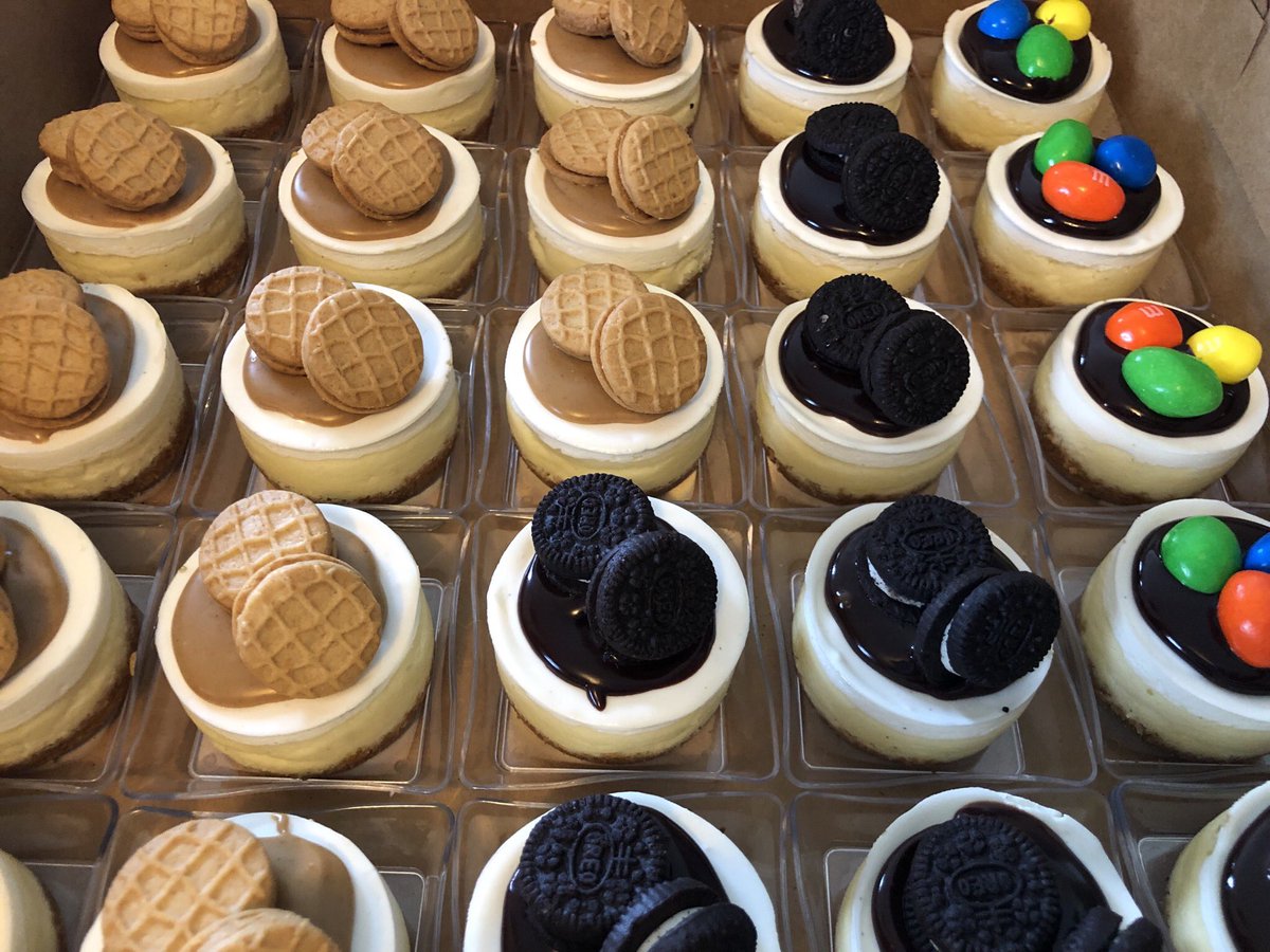 messyaprons's tweet photo. @messyaprons was a part of the Olmsted Falls Pup Rally Friday Night benefiting the Olmsted Falls K-9 unit. Delicious desserts, food trucks, wine and beer along with a live band. Fun was had by all. #supportmeninblue #cheesecakesforacause #puprally #cheeecakesincleveland https://t.co/vn87h93B2O