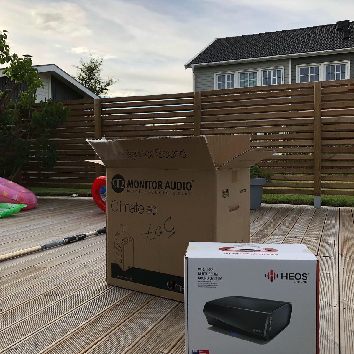 ConnyDrivemark's tweet photo. Adding a outdoor zone to an existing installation. Need to have music around the pool. #iconscandinavia #icon #monitoraudio #rticorp #heos #denonheos https://t.co/qLhq6jU5N8