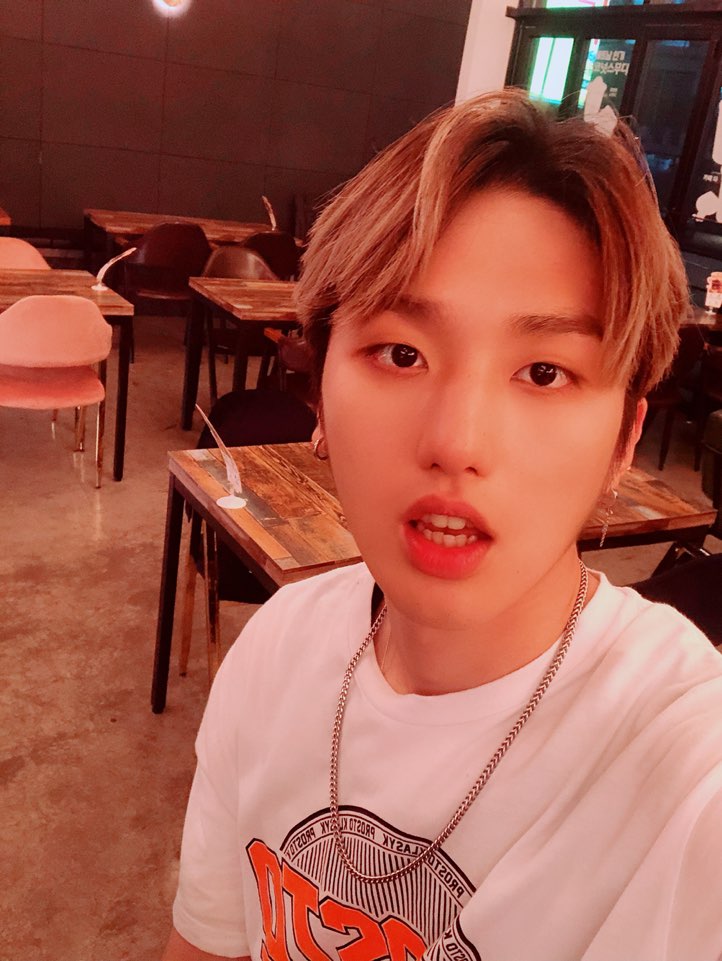 MontOfficial's tweet photo. [몬트 데일리]
#몬트 #나라찬
민트요즘 뭐하구지내나요? 오늘 천둥도엄청치구 비도엄청왔는데 ㅋㅋ 촬영하다가 깜짝놀랐소.. 우산은꼭챙겼길... https://t.co/WLfMg4ZeNl