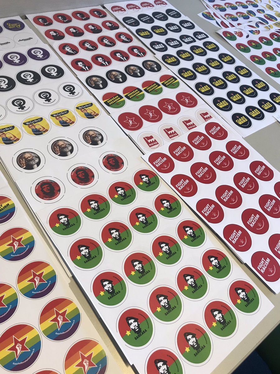 Gauche_Revo's tweet photo. Preparation du matériel :) 
#GAUCHEREVOLUTIONNAIRE https://t.co/d48EKSPiPn