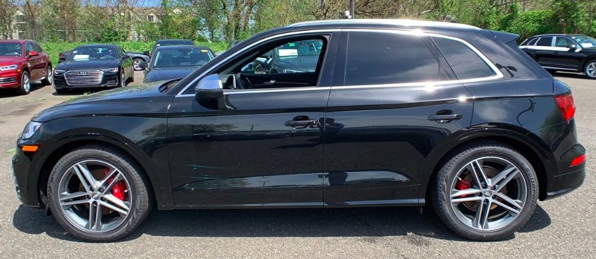 DCHAudi's tweet photo. Speed into the summer in this Audi SQ5 3.0 T premium plus SUV. With a 5.1 0-60 this SUV blows away the competition. 
https://t.co/iWXdtmefht

#DCHMillburnAudi #audi #audiusa #audicars #millburnnj #forsale #essexcounty #unionnj #elizabethnj #njcars #luxury https://t.co/j9nnctCdLY