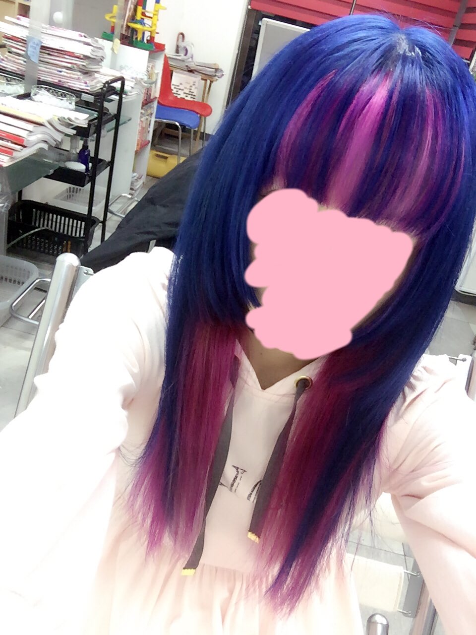 ストロベリーロックス 赤羽カラー専門店 Twitter પર カラフルカラーを極めたい人はとことんいっちゃって やっちゃって 地元や電車で覚えられてしまう確率高しだから覚悟してやるようにね 責任は負いません 特殊カラー カラー専門店 セクションカラー