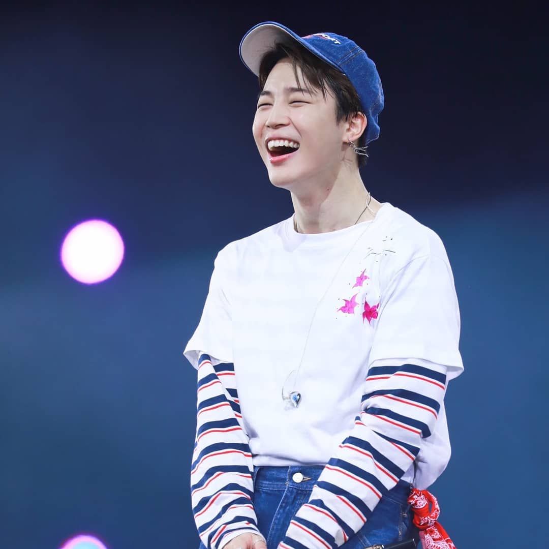 Mk19Jm13's tweet photo. 😊 มีเเค่คำว่าน่ารัก เต็มไปหมด 💜
#TeenChoice #ChoiceFamdom
#BTSARMY @BTS_twt https://t.co/lEfTe9mkGO
