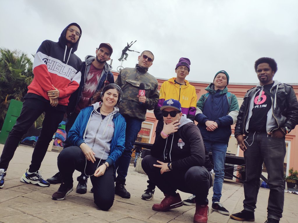 radionicafm's tweet photo. Comenzamos #200añosdeRap desde el Chorro de Quevedo. En minutos una exhibición de freestyle ¿Vienen a vernos? #AlAire en #DíasdeRadio @FrankTakuma @NazoC2H #ElKalvo @Santiago_Tinta #McMat Conectense en https://t.co/eYiBG4MPuQ https://t.co/DPM1FOUdTm