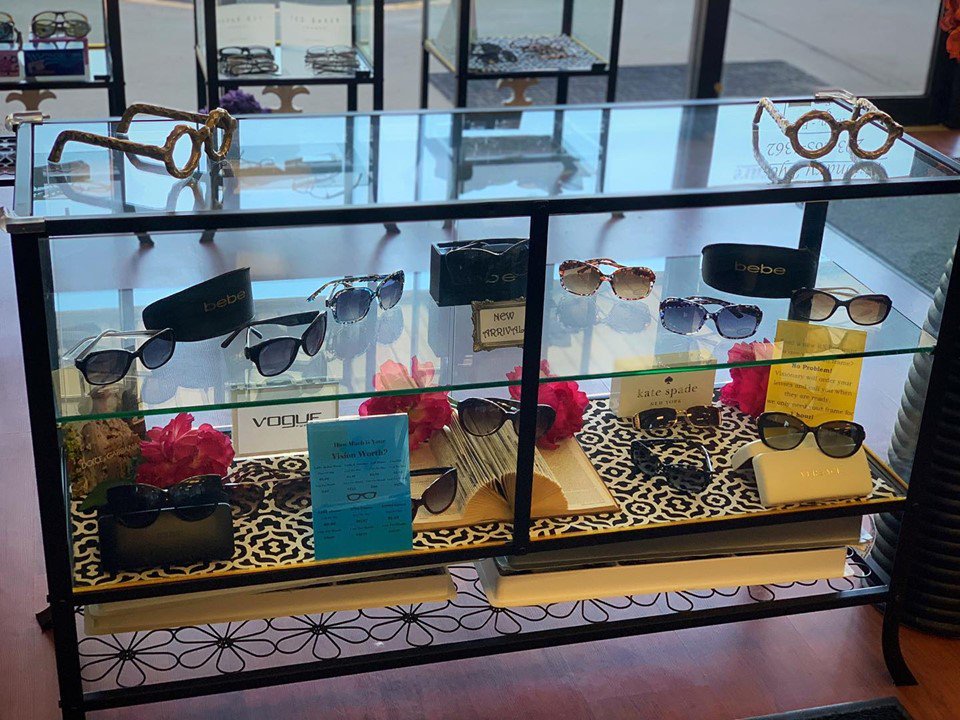 VisionaryEC_CT's tweet photo. "I've been a patient for almost 15 years. Love this place, great service! I moved from Wallingford 7 years ago (I am in Guilford now) and will only go back to see Dr. Linda. She is so professional and so detailed, she knows my eyes like no other doctor... https://t.co/6muXmbKSfV