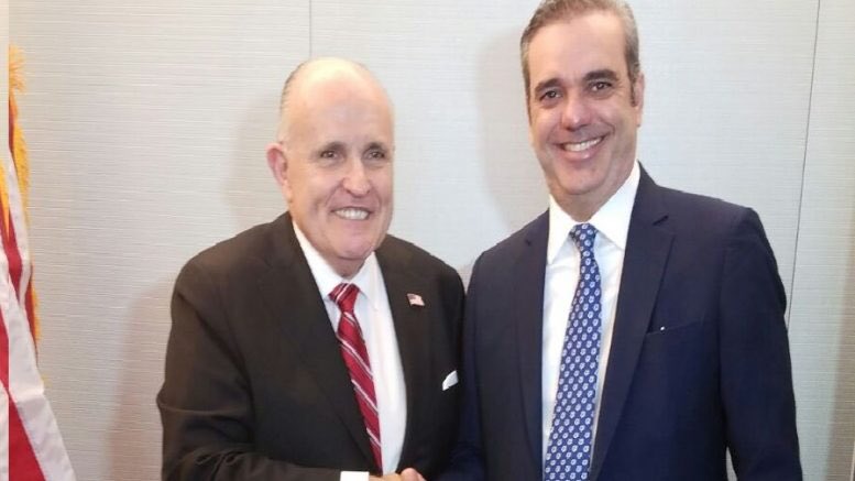 Equipo de <a href="/luisabinader/">Luis Abinader</a> informa que  Rudolph Giuliani, ex alcalde de Nueva York y cercano al presidente <a href="/realDonaldTrump/">Donald J. Trump</a> visitará este martes el país para tratar temas de seguridad ciudadana.

#ElLectorRD #Seguridad