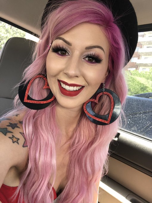 TW Pornstars - Annalee Belle. Fotos y vídeos de Twitter.