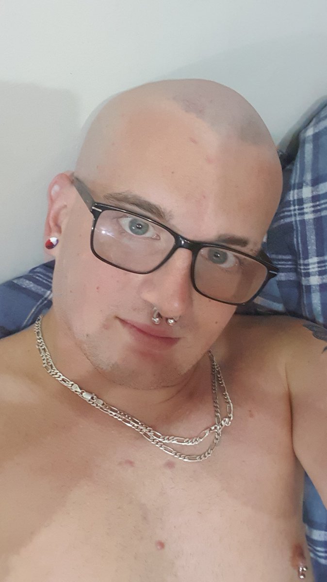 BoundPissPigRy's tweet photo. Wet shaved skinhead thank you Sir @Pup_Raiko for making me a smooth skinboi
#skinhead #forcedshave #wetshaved https://t.co/gnscUY6XSf