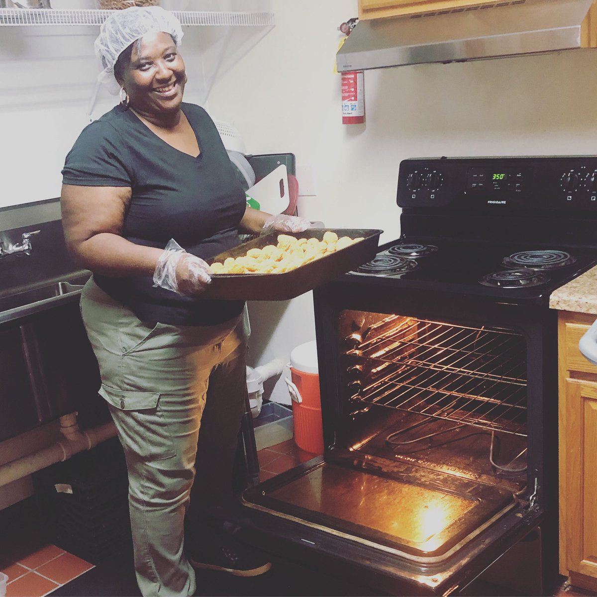 UniqueLitHands's tweet photo. Ms. Deborah making us some yummy food on the beautiful hot Monday!!! #cooking #whatchamaking #daycare #summertime #summertime #summeratuniquelittlehands #suffolk #virginia #daycare #toddlers #waddlers #prek #preschool #schoolage #teachers https://t.co/iT39KlxrsN