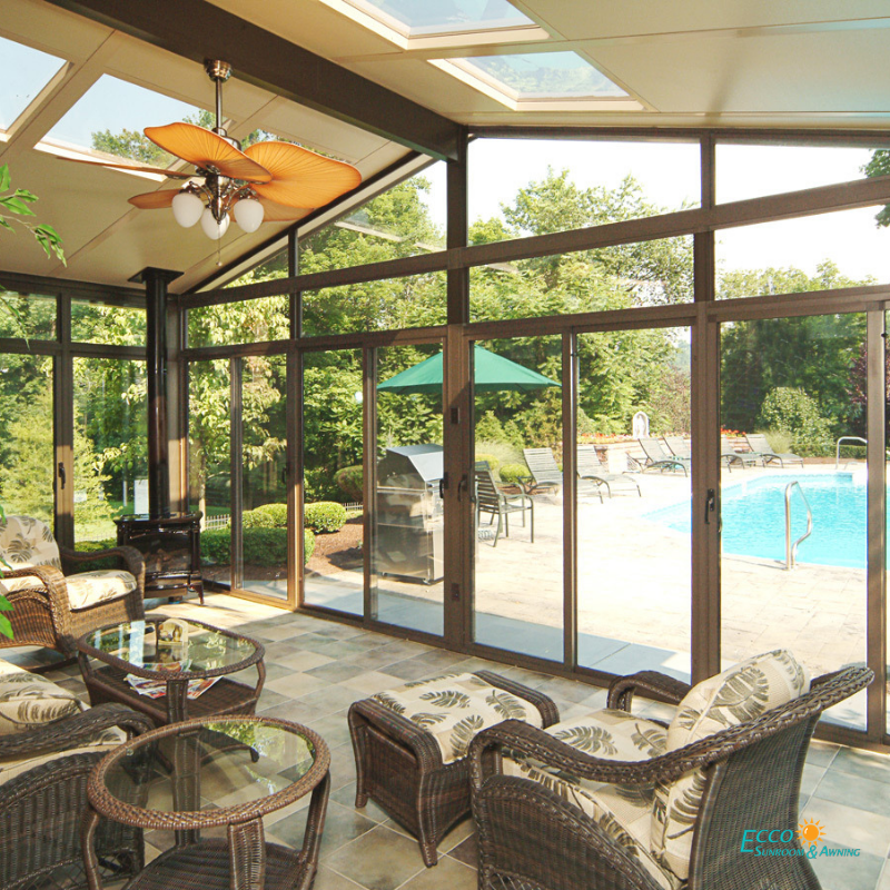 ecco911's tweet photo. The best of both worlds a pool and an air conditioned sunroom! Who is ready? Call 757-424-0022 today to book your 𝑭𝑹𝑬𝑬 design meeting! #awnings #shades #pergola #acrylicroofing #sunrooms #decks #railings https://t.co/DZUCDPA4yG