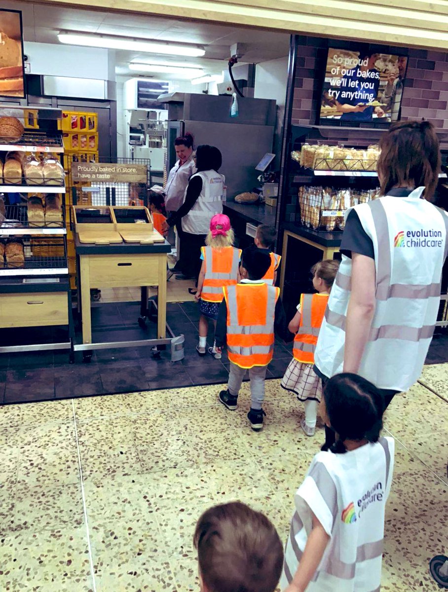 EvoCCShadsworth's tweet photo. Today some of our children visited Tesco to go and learn more about where their Fruit and Veg comes from as part of our Be Healthy Topic. The children also made their own bread and talked about their favourite fruits. It was so interesting! 
Thank you to @Tesco for inviting us! https://t.co/w3tdLRumIK
