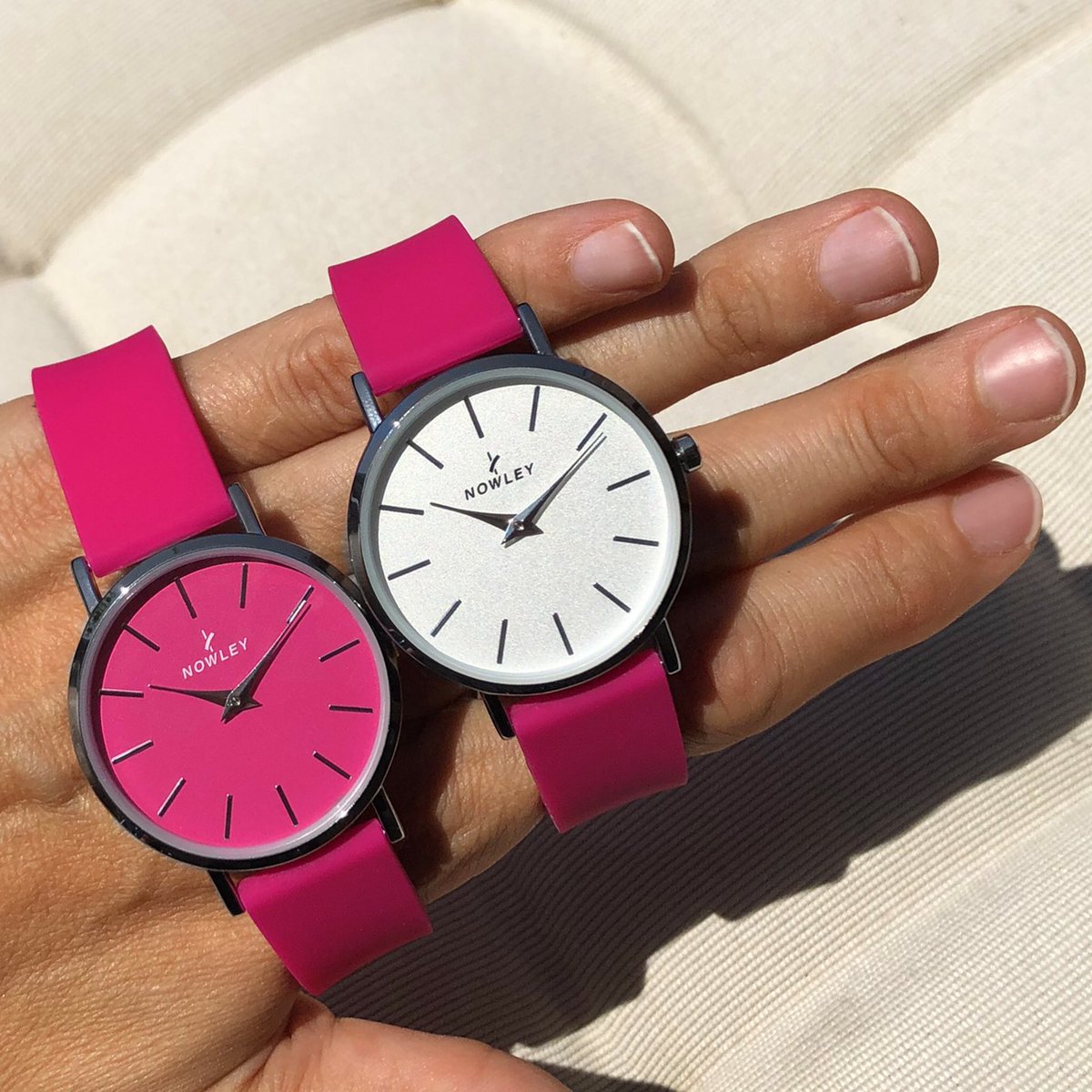 nowley_relojes's tweet photo. Colores que resaltan tu bronceado #Nowley #relojes #colours #summercolours #pink #blue #orange #watches #summermode #lovecolour #chic #woman #stylish #colourwatch https://t.co/Xrkeh4bl4R