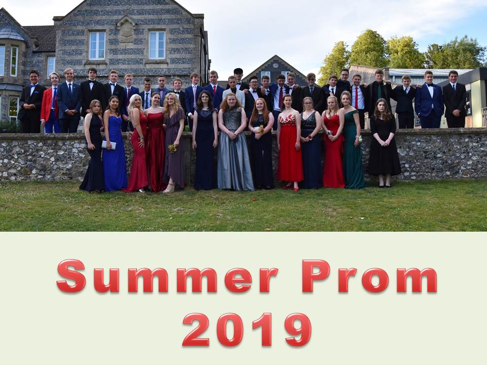 ApplefordSchool's tweet photo. Pupils @ApplefordSchool had a fantastic #SummerProm on a glorious evening last week, with the theme of 'A Night in Paris'. Everyone looked magnificent. 🥳🎉🎈15/07/19 https://t.co/0CdWhFihwI