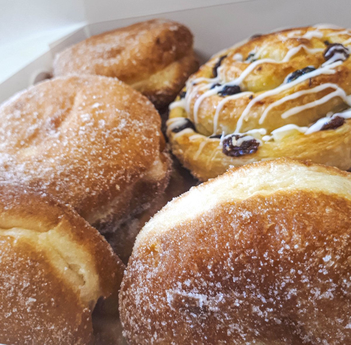 TheLikeMinded1's tweet photo. "Donuts. Is there anything they can't do?" - Matt Groening

@TheSimpsons #MondayMotivation #animator  #quoteoftheday  #donuts https://t.co/4ykdaalI7l